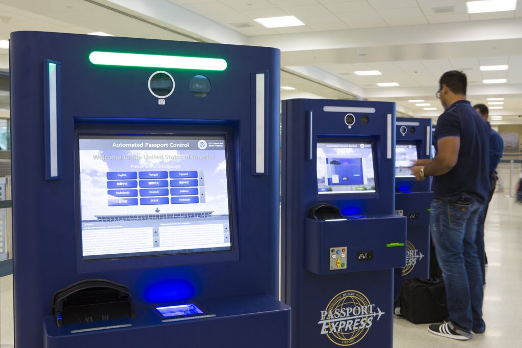 APC and Global Entry Kiosks (15587761877)