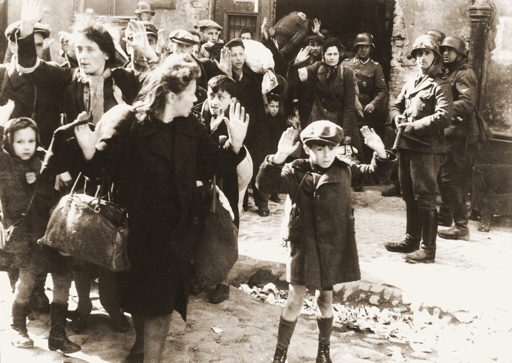 German: Mit Gewalt aus Bunkern hervorgeholt A Jewish boy surrenders in Warsawtitle QS:P1476,de:
