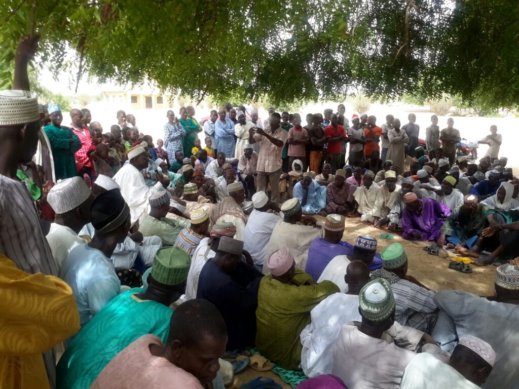 Community group meeting Kebbi State - Nigeria June 2015 (18863735256)