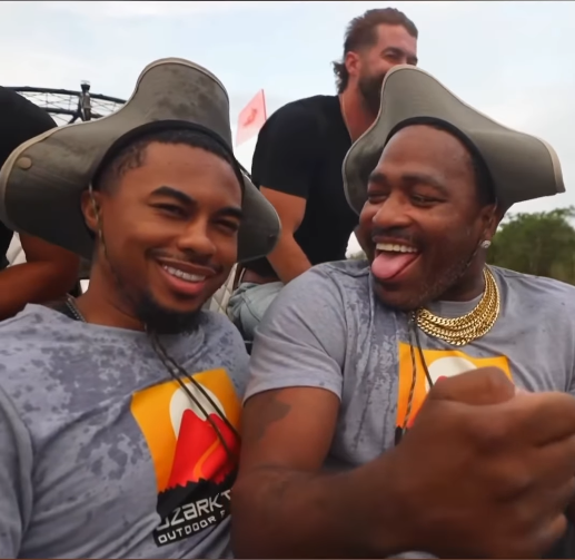 Is the Internet Rewarding Entertainment… or Authenticity?