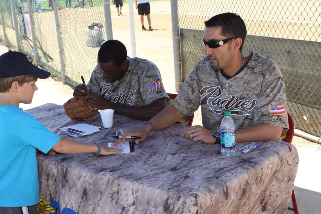 Padres, Depot hosts youth baseball clinic 110627-M-gr773-151